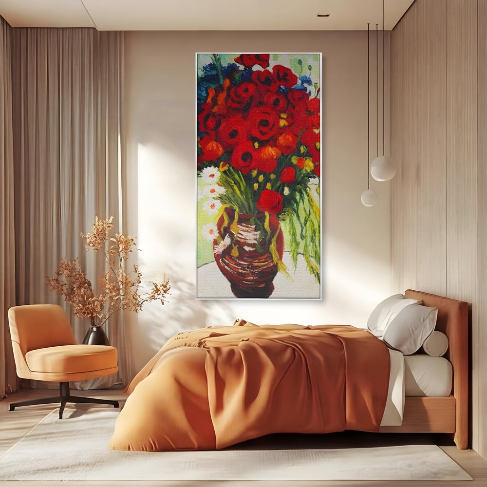 Tablou canvas cu pictura cu vaza plina de maci, in rama de aluminiu argintiu, pe perete intr-un dormitor